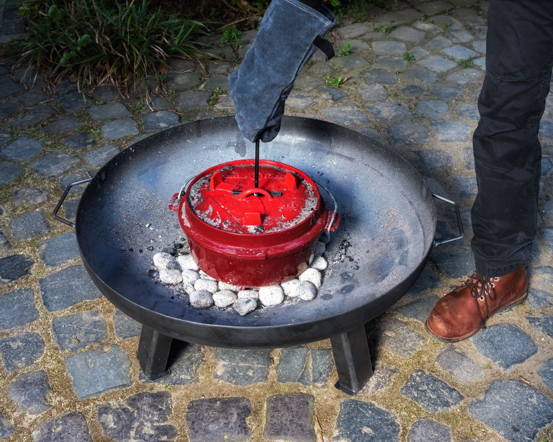 Noch ein Klassiker aus dem Dutch Oven - Szegediner Gulasch